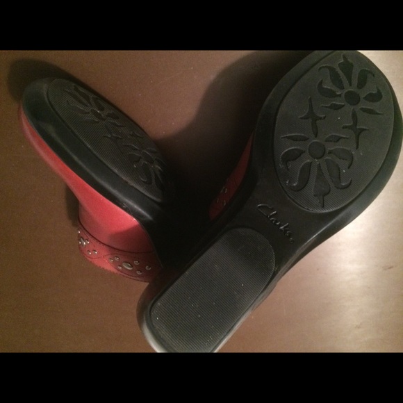 Clark’s clogs - Picture 2 of 3